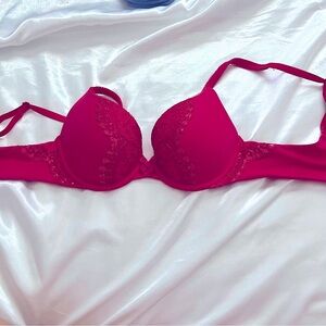 Victoria Secret PINK Red and Lacey push up bra new with out tags 32B